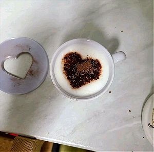 Φόρμα καφέ σε σχήμα καρδιά