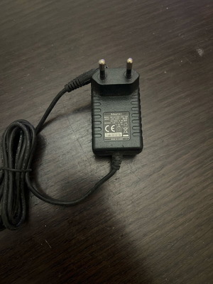 Adapter 12V 1.0A model RD1201000-C55-20G like new