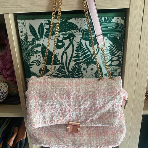 Shoulder bag like new, white and pink, spacious and winter style
