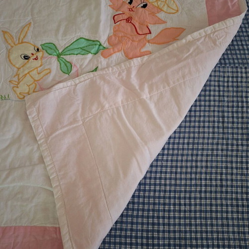 Baby bedding set like new with baby blanket