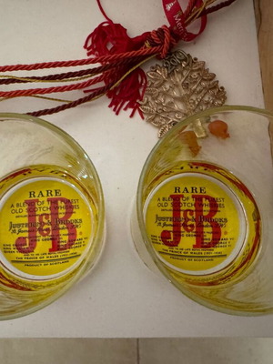 J&B vintage whiskey glass set like new, two pieces