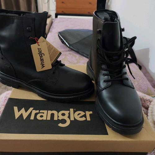 Wrangler men's boots new, size 42, black
