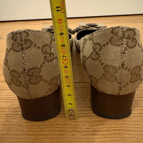 Gucci fabric pumps like new, beige, size 36
