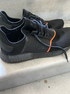 Adidas Boost спортни обувки употребявани, номер 47, черни