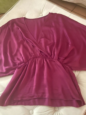 Made in Italy satin blouse 100% viscose fuchsia like new