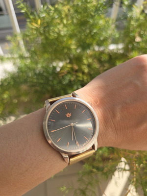 MVMT Boulevard unisex watch with mesh strap and dark dial