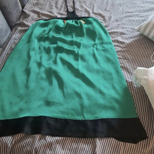 Midi dress satin with inner lining, green and black, like new, BSB
