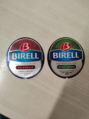Birell ετικέτες μπύρας χωρίς αλκοόλ με ρόδι και πράσινο μήλο