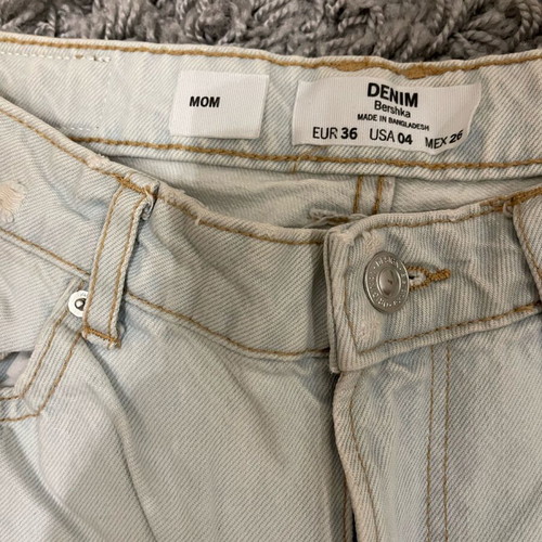 Bershka Mom Denim jeans light blue unused