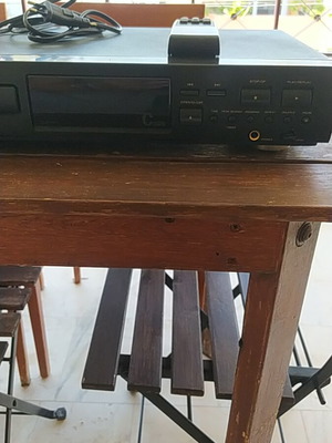 Marantz CD player like new