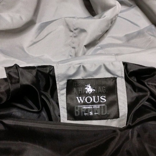 Windbreaker jacket gray like new, lightweight