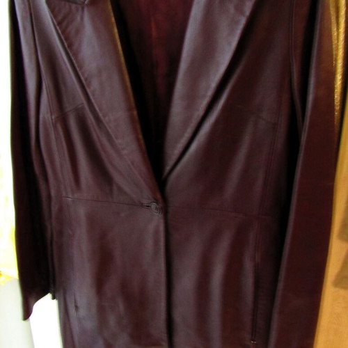 MNG-Mango leather coat burgundy medium size like new