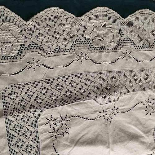 Handmade crochet tablecloth 140x140 new