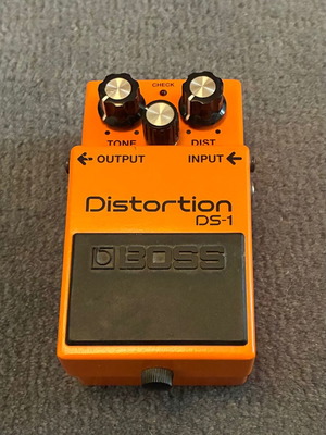 Boss DS-1 distortion pedal like new