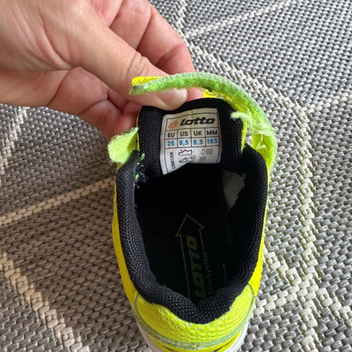 Lotto kids' football shoes used, size 26, yellow