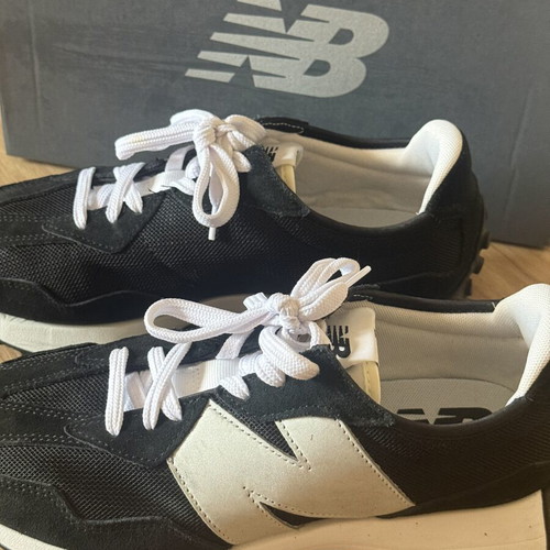 New Balance 327 ανδρικά sneakers σαν καινούρια, μαύρο και λευκό, νούμερο 42,5