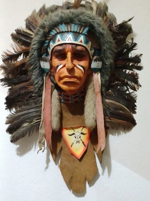 Large decorative Indian headpiece