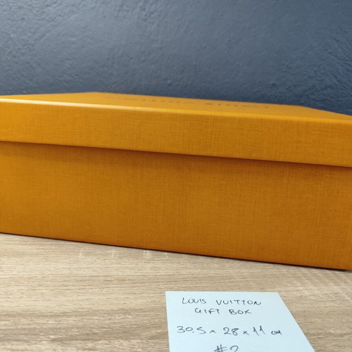 Louis Vuitton box used, 30.5 x 28 x 11 cm