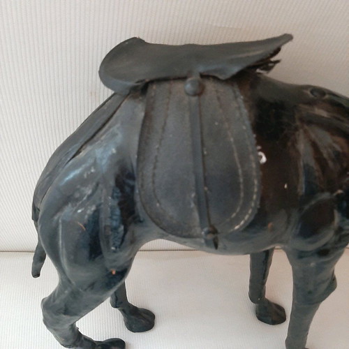 Decorative leather antiques used, set of 2 pieces