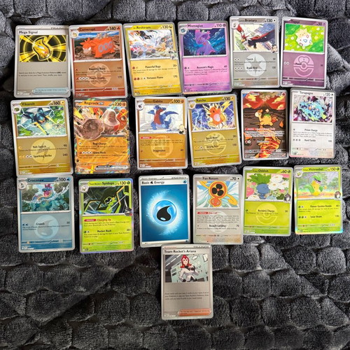 Pokemon holo cards like new, pack of 19