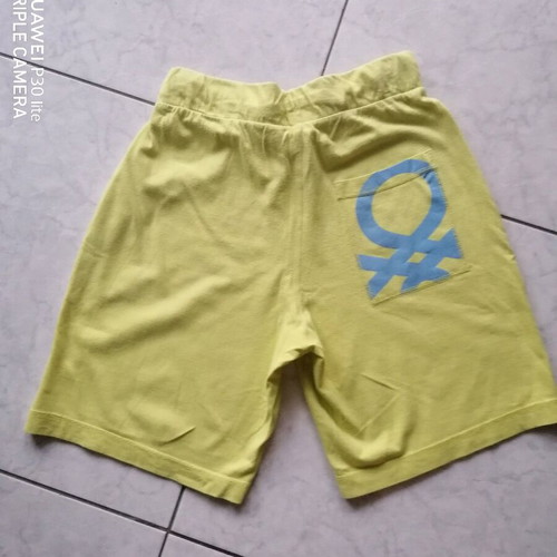 Benetton kids shorts like new, yellow, 2 XL