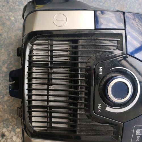 Rohnson 4AAAA 700 watt vacuum cleaner used with fabric bag