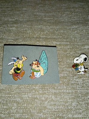 Asterix & Obelix and Snoopy pins set like new