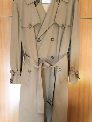 Christian Dior trench coat in soft khaki, like new, size M