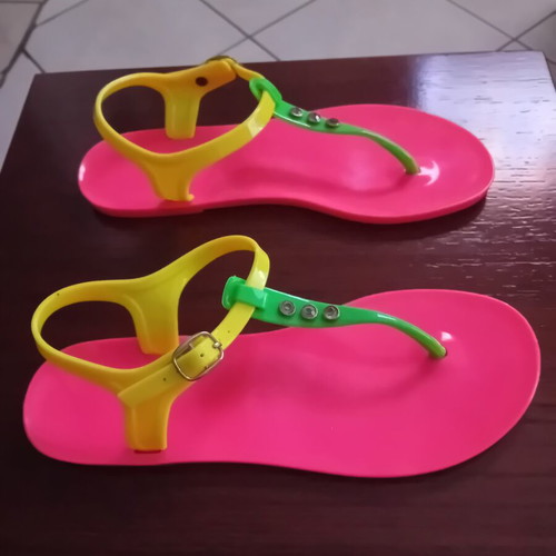 Women's multicolor plastic sandals size 38/39