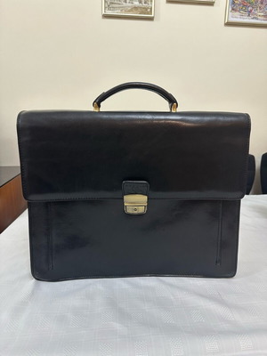 Leather briefcase like new, black