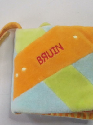 Bruin baby velvet book with images and sound used