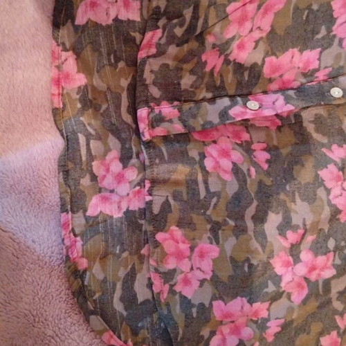 Women's camouflage shirt with pink flowers like new