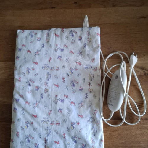 Beurer HK25 electric hot water bottle used with children's cover