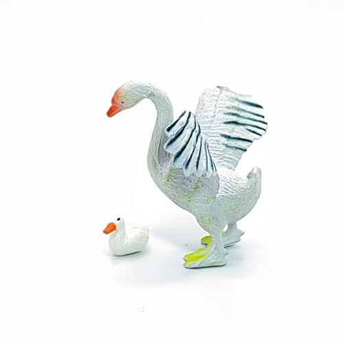Goose and Gosling Figures Set like new, farm animals