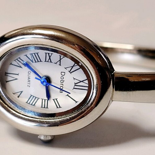 Dobroa Vintage Style Women's Watch new