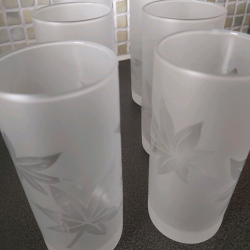 Water glasses like new