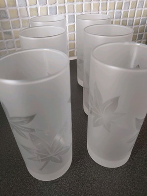 Water glasses like new