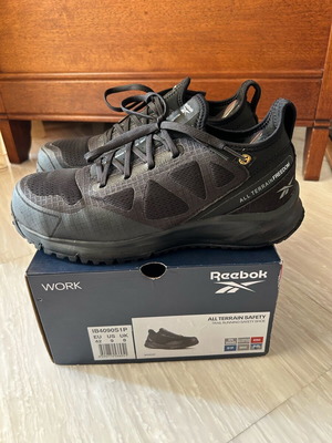 Παπούτσια εργασίας Reebok καινούργια, μέγεθος 42, μαύρα