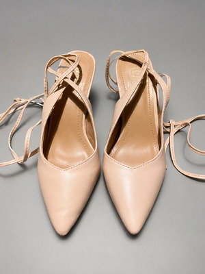 Pumps size 37 new, beige