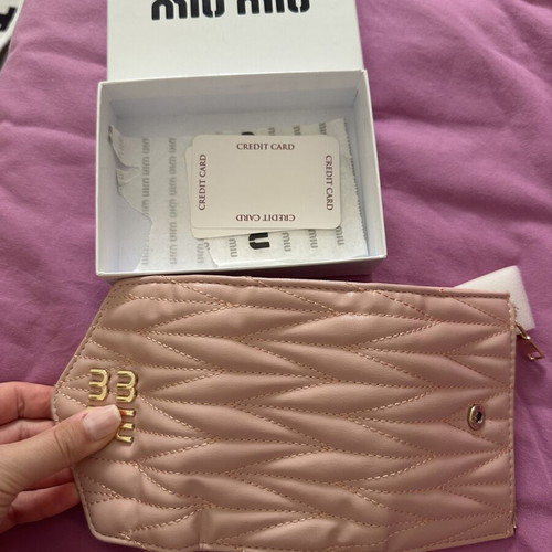 Miu Miu women's wallet like new, pink