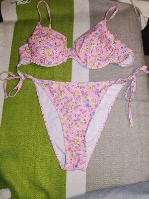 Women's bikini swimwear set pink like new, size M