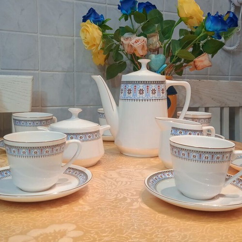 Chinese porcelain tea set like new with gold accents