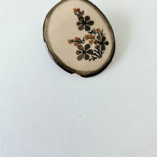 Ceramic vintage pins used, beige, hand-painted
