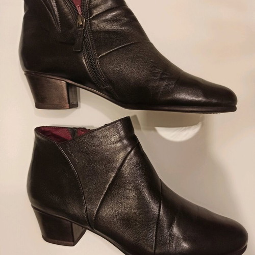 Tamaris ankle boots No 41 like new, black leather
