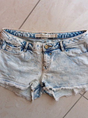 Zara denim shorts used, size 34