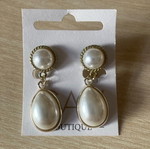 Dangling earrings used