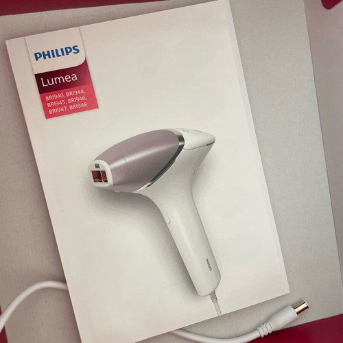 Philips Lumea IPL Hair Removal 8000 New with 4 Attachments and Storage Bag
