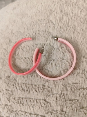 Pink medium hoop earrings like new, two shades of pink 5cm