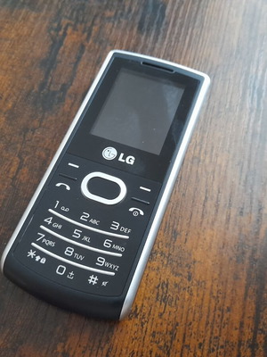 LG A140 retro mobile phone used, black
