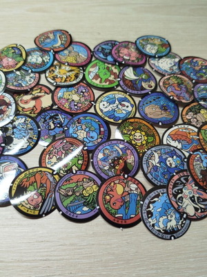 Pokémon collectible stickers new, set of 108 round pieces